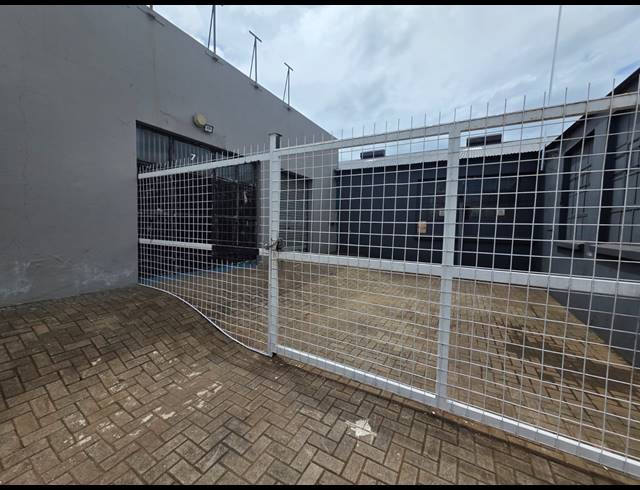 250M² BUSINESS TO LET IN BLESBOKLAAGTE